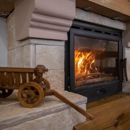 Apartmani Lara Modrus-Kuca Za Odmor Exteriör bild