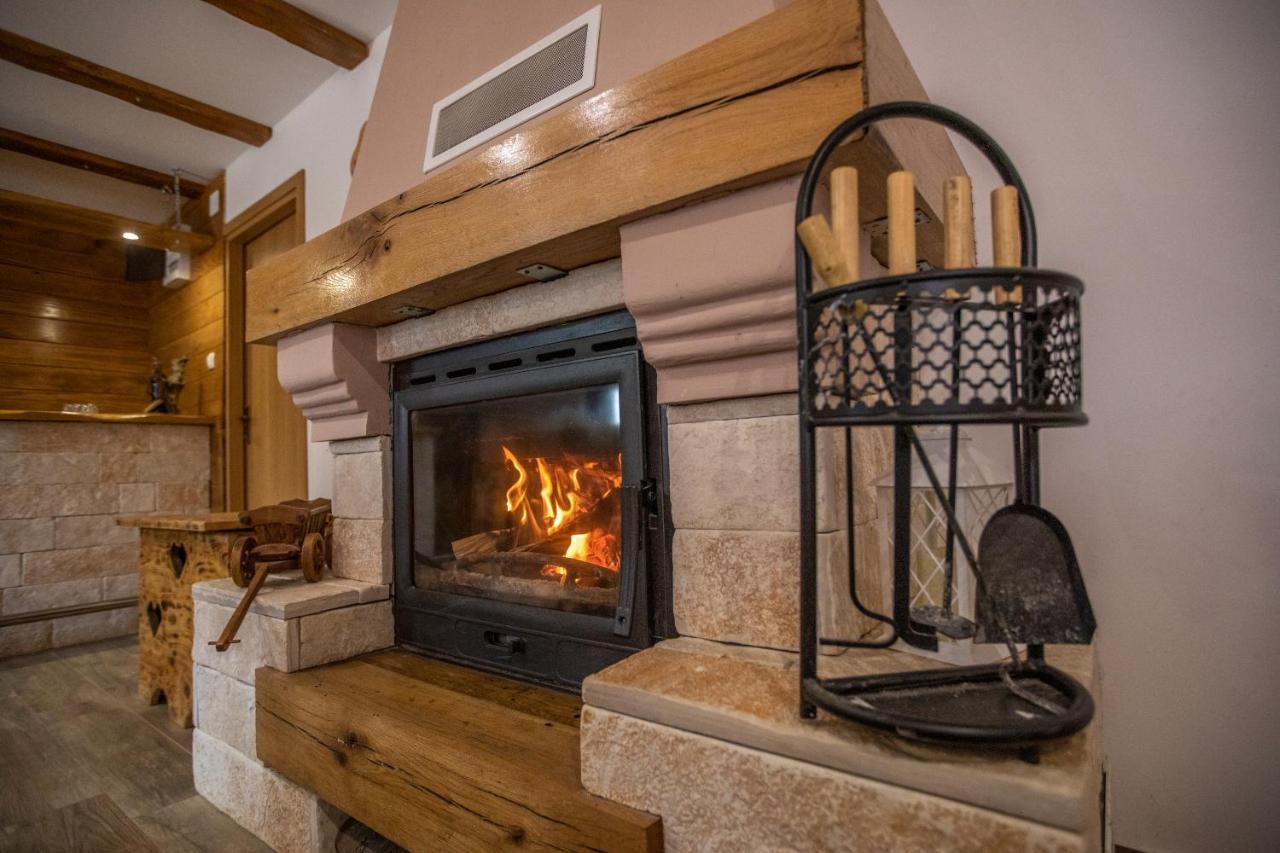 Apartmani Lara Modrus-Kuca Za Odmor Exteriör bild
