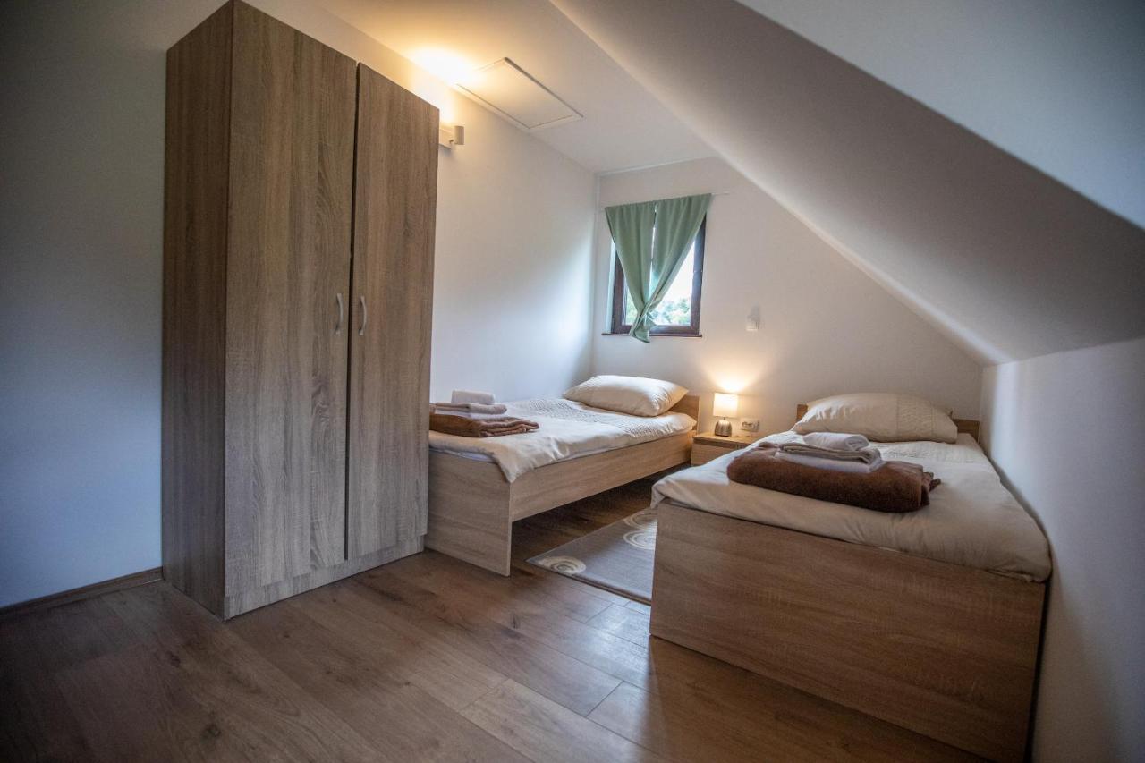 Apartmani Lara Modrus-Kuca Za Odmor Exteriör bild