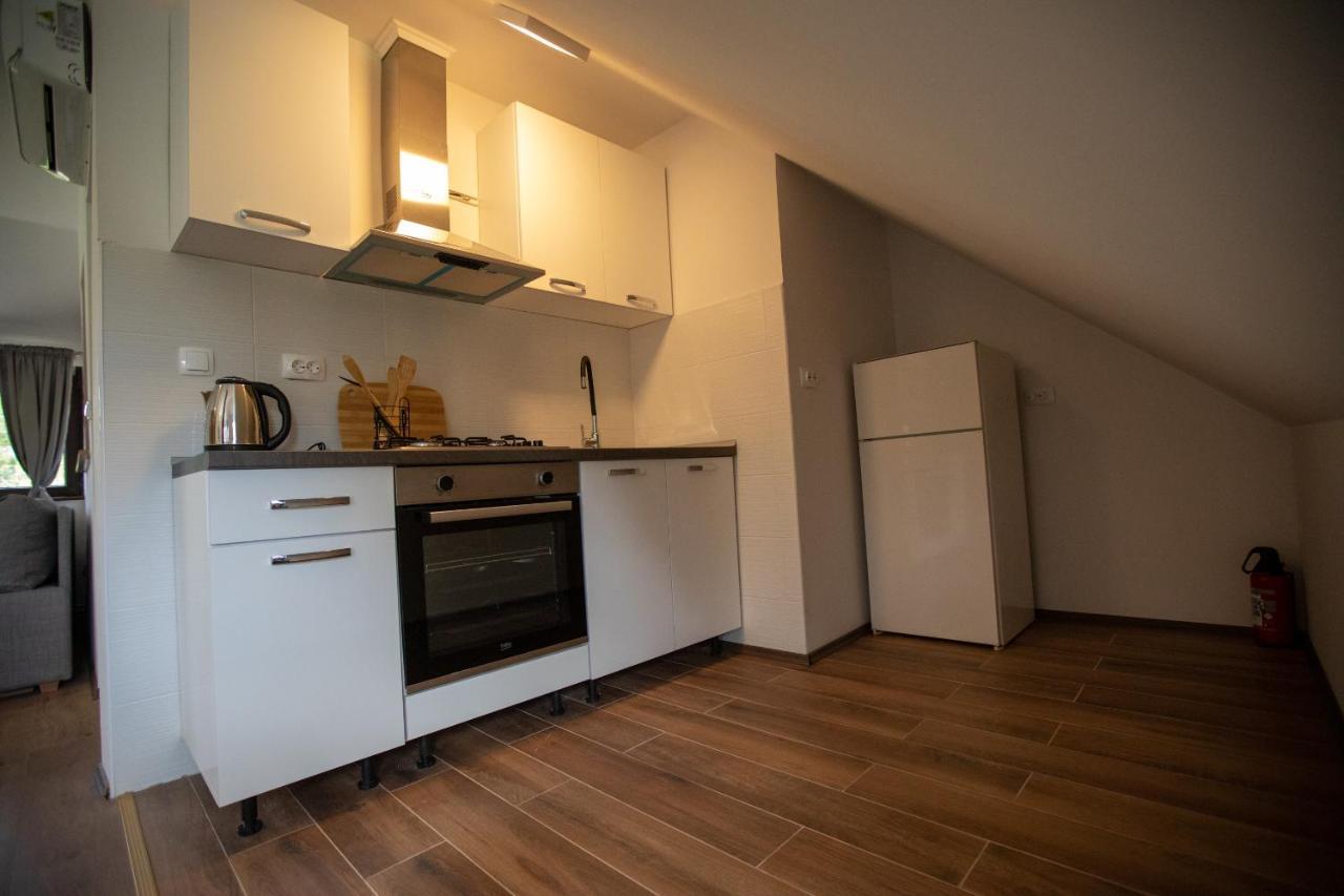 Apartmani Lara Modrus-Kuca Za Odmor Exteriör bild