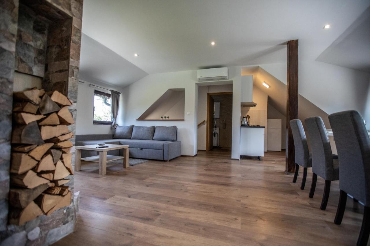Apartmani Lara Modrus-Kuca Za Odmor Exteriör bild