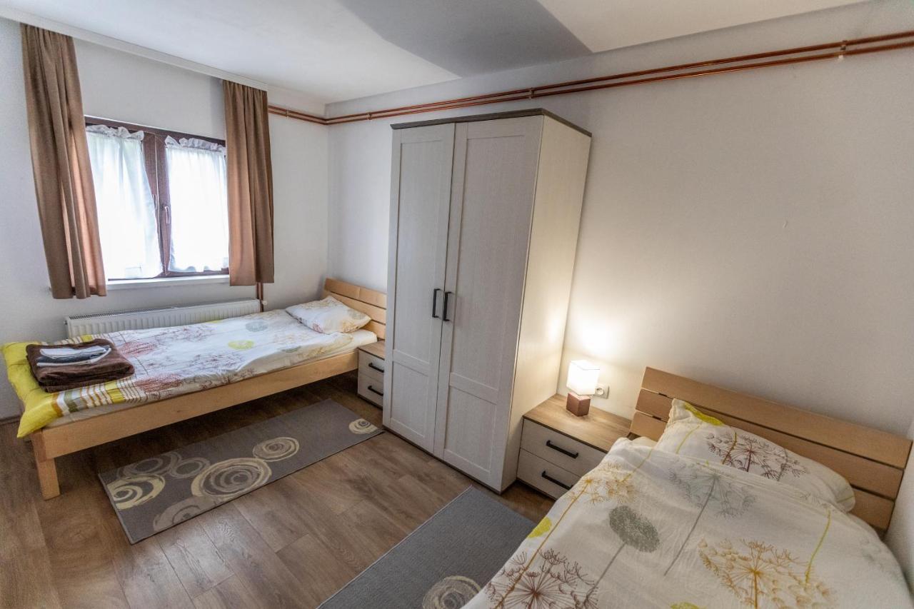 Apartmani Lara Modrus-Kuca Za Odmor Exteriör bild