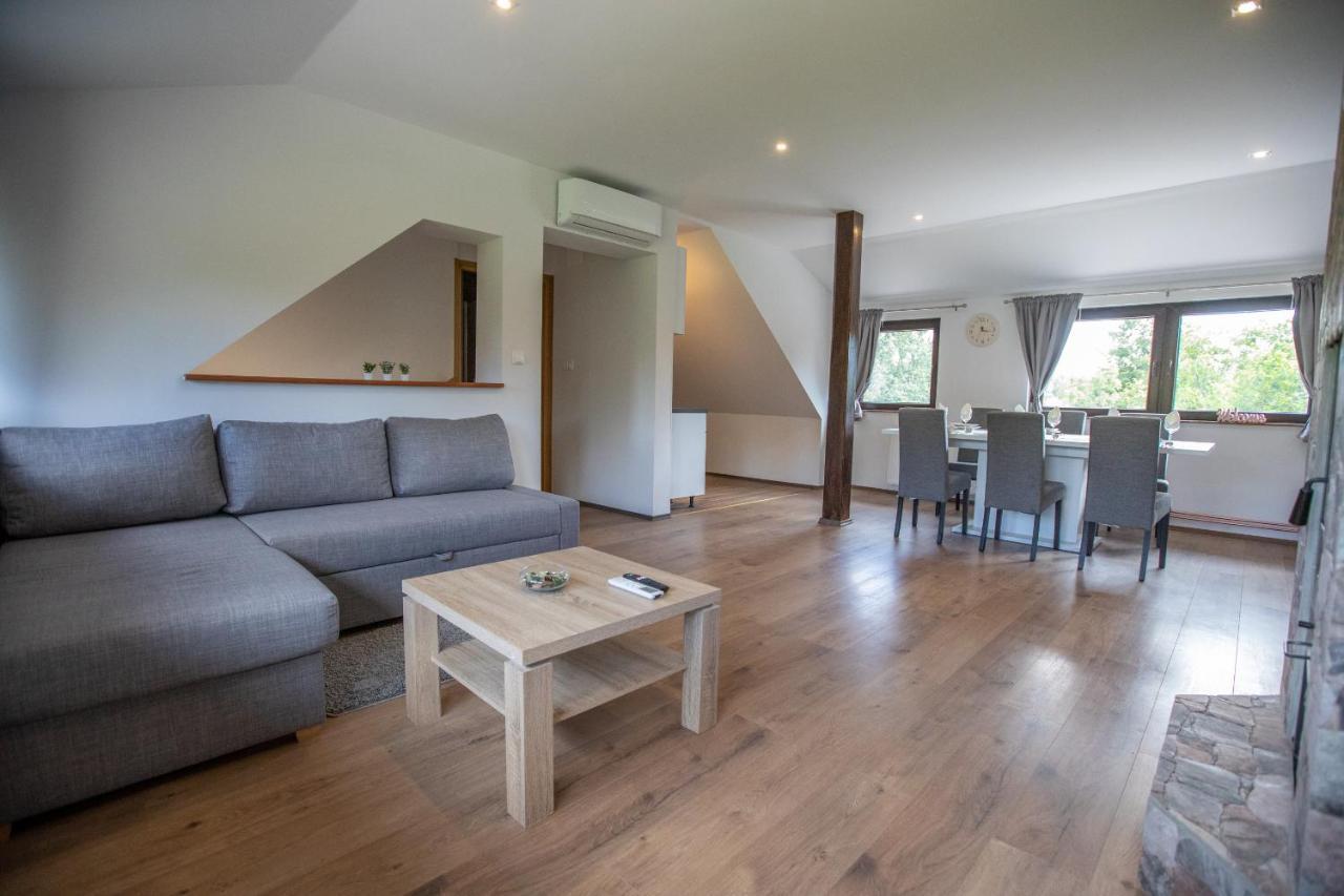 Apartmani Lara Modrus-Kuca Za Odmor Exteriör bild